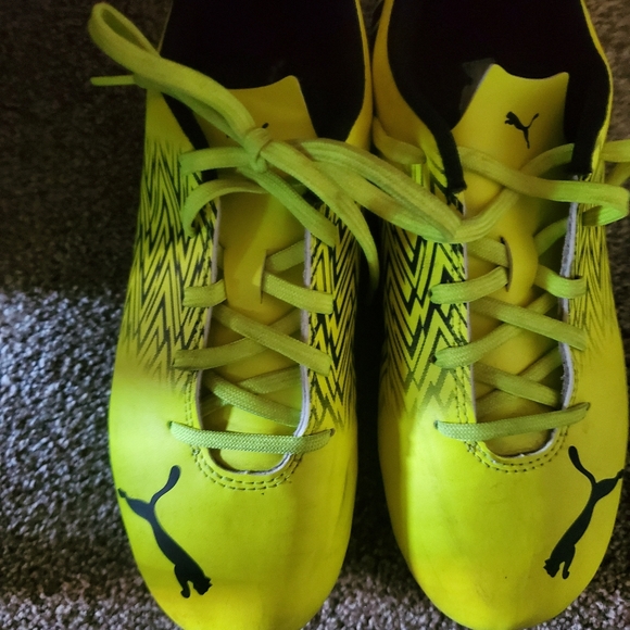 Puma Soccer Shoes 6.5 - Picture 4 of 4